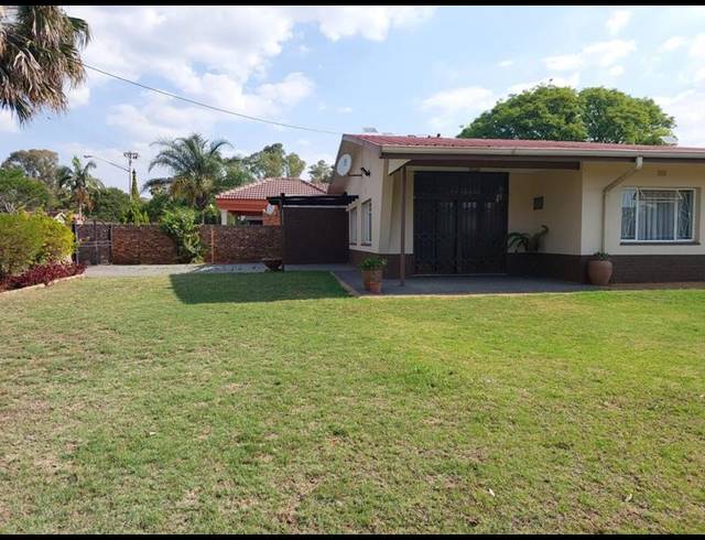 4 BEDROOM HOUSE FOR SALE IN CLAREMONT